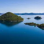 Island Getaway Mljet Prožura